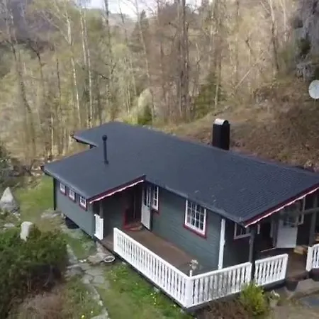 Chalé Lyngebu. Nice Family Cabin With Sea View. Lyngdal