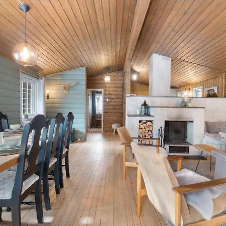 Lyngebu. Nice Family Cabin With Sea View.