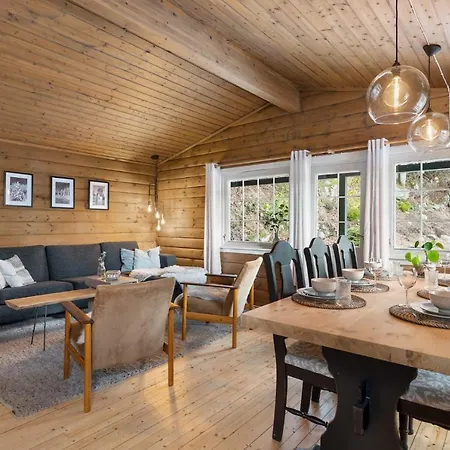 Chalet Lyngebu. Nice Family Cabin With Sea View.