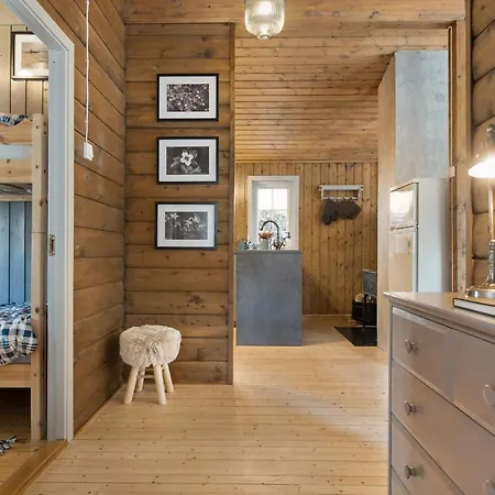 Lyngebu. Nice Family Cabin With Sea View. Chalet Lyngdal