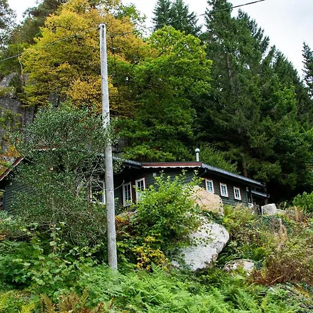 Chalet Lyngebu. Nice Family Cabin With Sea View. *