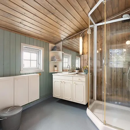 Chalet Lyngebu. Nice Family Cabin With Sea View.