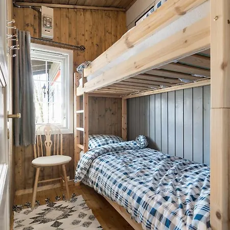 Lyngebu. Nice Family Cabin With Sea View.