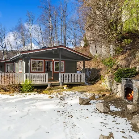 Chalet Lyngebu. Nice Family Cabin With Sea View. Lyngdal