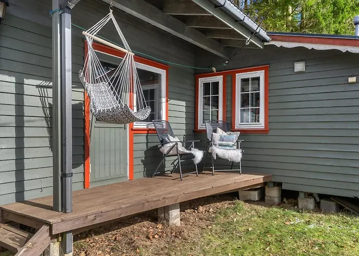 Lyngebu. Nice Family Cabin With Sea View. *