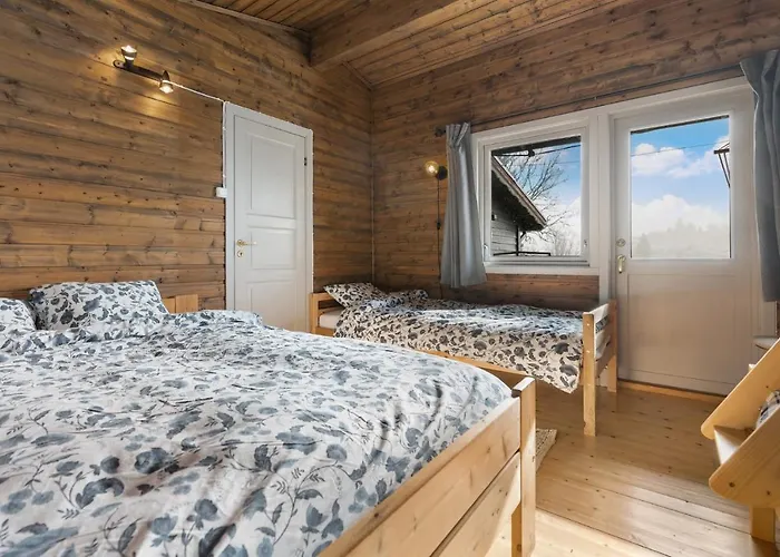 Lyngebu. Nice Family Cabin With Sea View. * Lyngdal