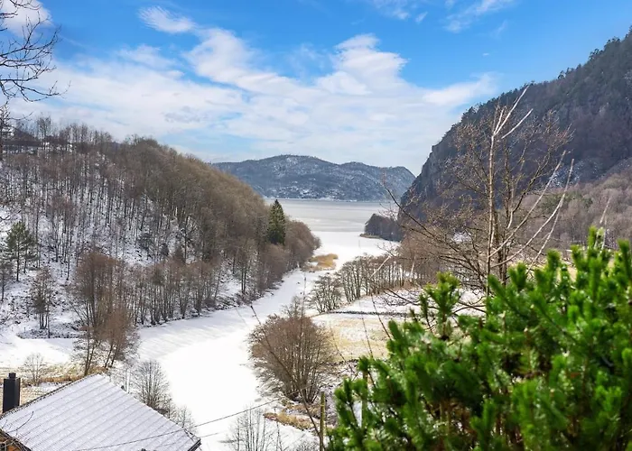 Chalet Lyngebu. Nice Family Cabin With Sea View. *