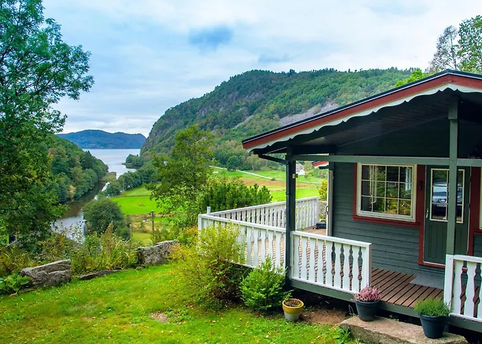 Lyngebu. Nice Family Cabin With Sea View. Chalet